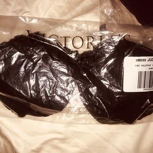 NWT victoria secret bra 34DD